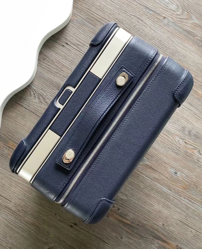 WellDesigned Hermes Suitcase 69311
