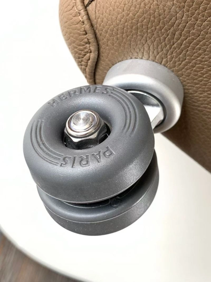 Minimalist Hermes Suitcase 69308