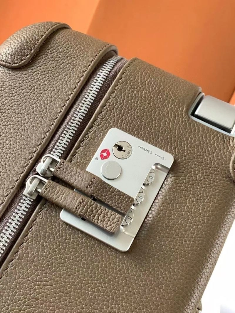 Minimalist Hermes Suitcase 69308