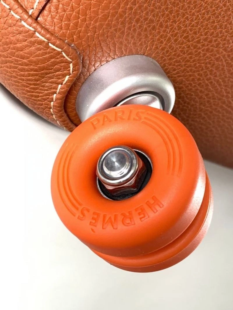 Resilient Hermes Suitcase 69310