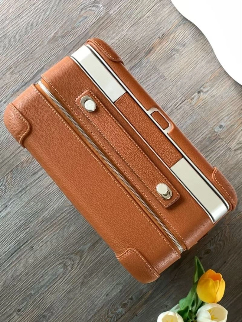 Resilient Hermes Suitcase 69310