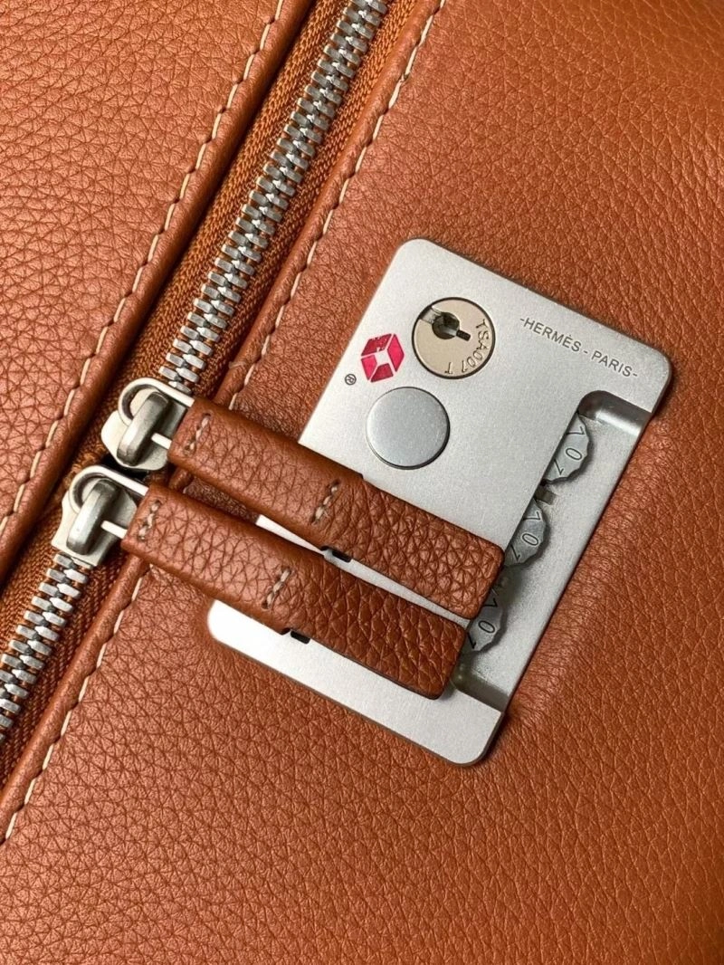 Resilient Hermes Suitcase 69310