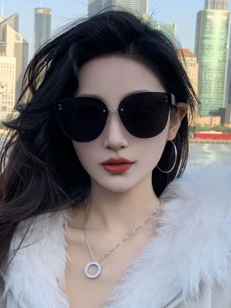 Minimalist Hermes Sunglasses 280221