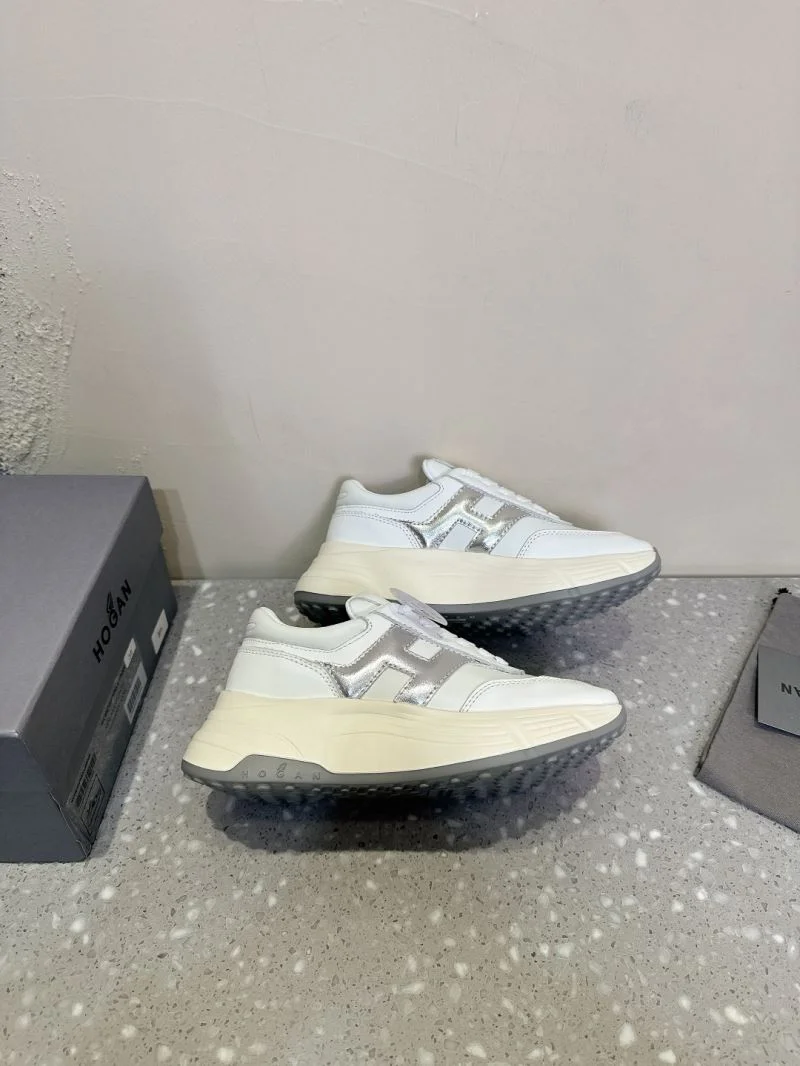 Versatile Hogan Shoes 12304