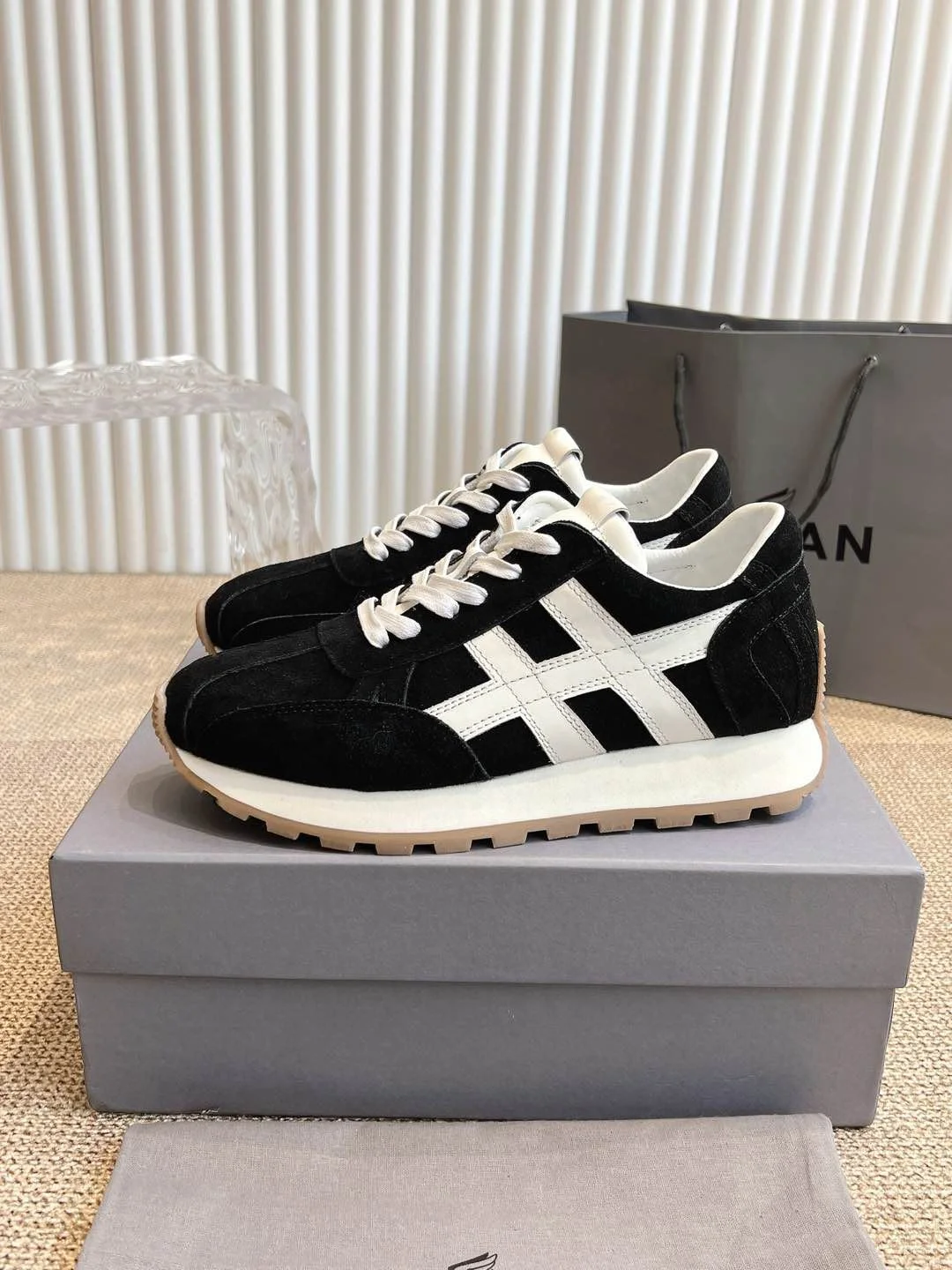 Minimalist Hogan Shoes 6468
