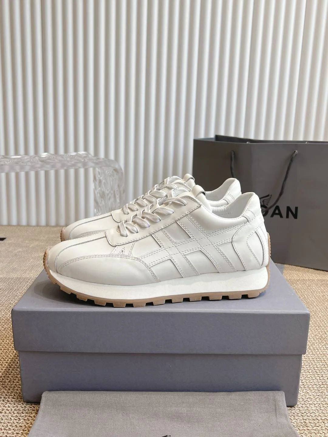 WrinkleFree Hogan Shoes 6435