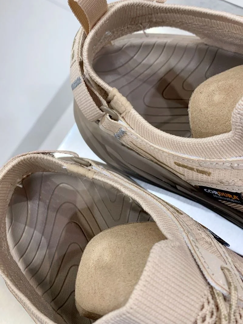 Modern Hoka Sandals 7996