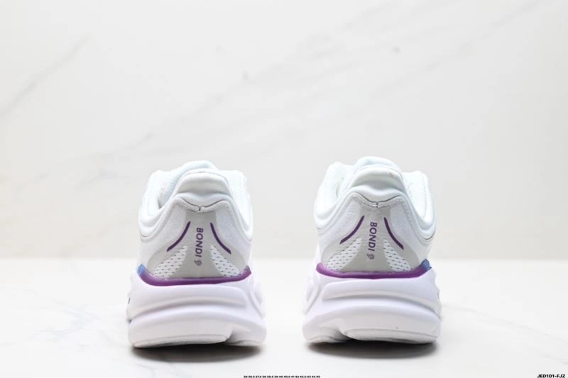 Trendsetting Hoka Shoes 2390