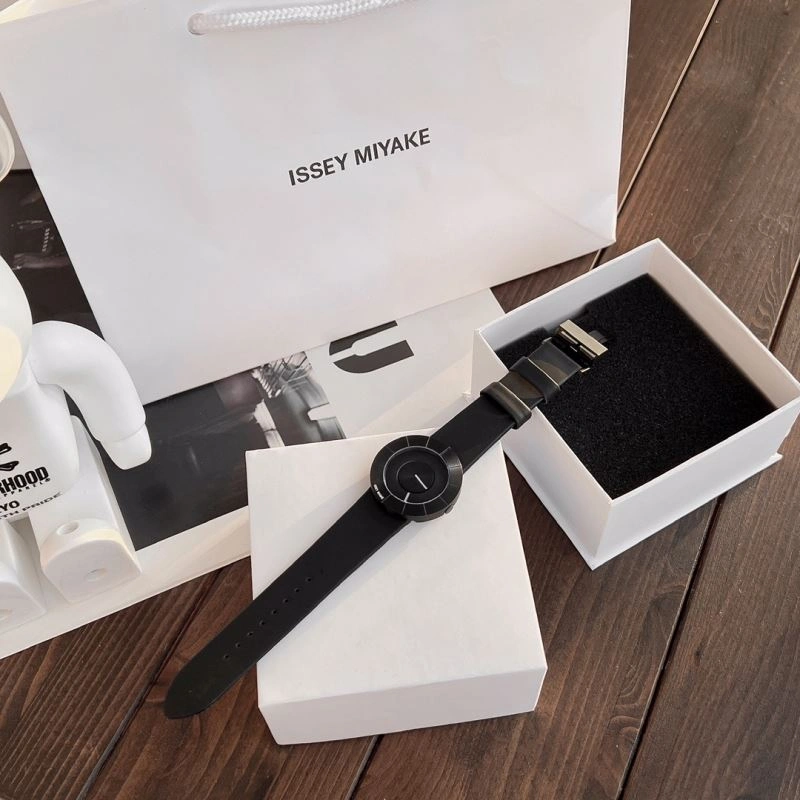 ISSEY MIYAKE Watches Sleek 184500