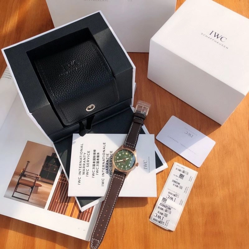 RelaxedFit IWC Watches 185612