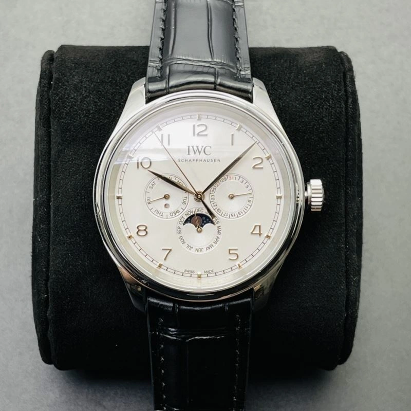 Sporty IWC Watches 184968