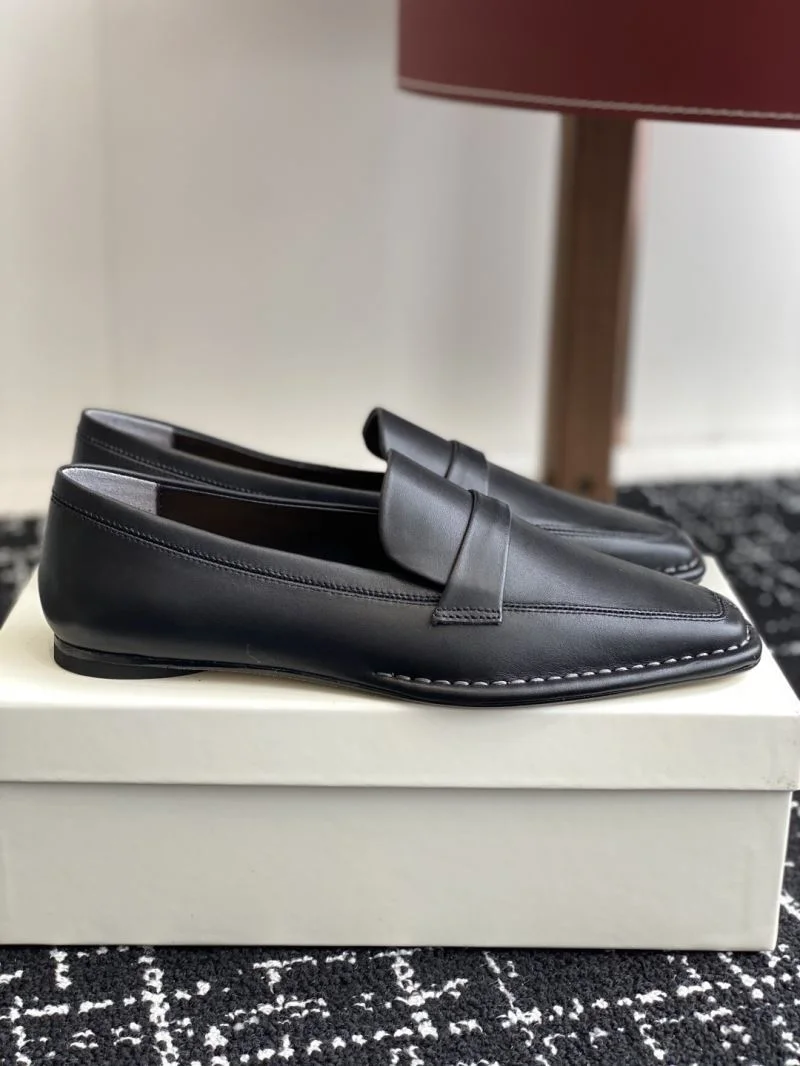 Functional Icicle Shoes 6263