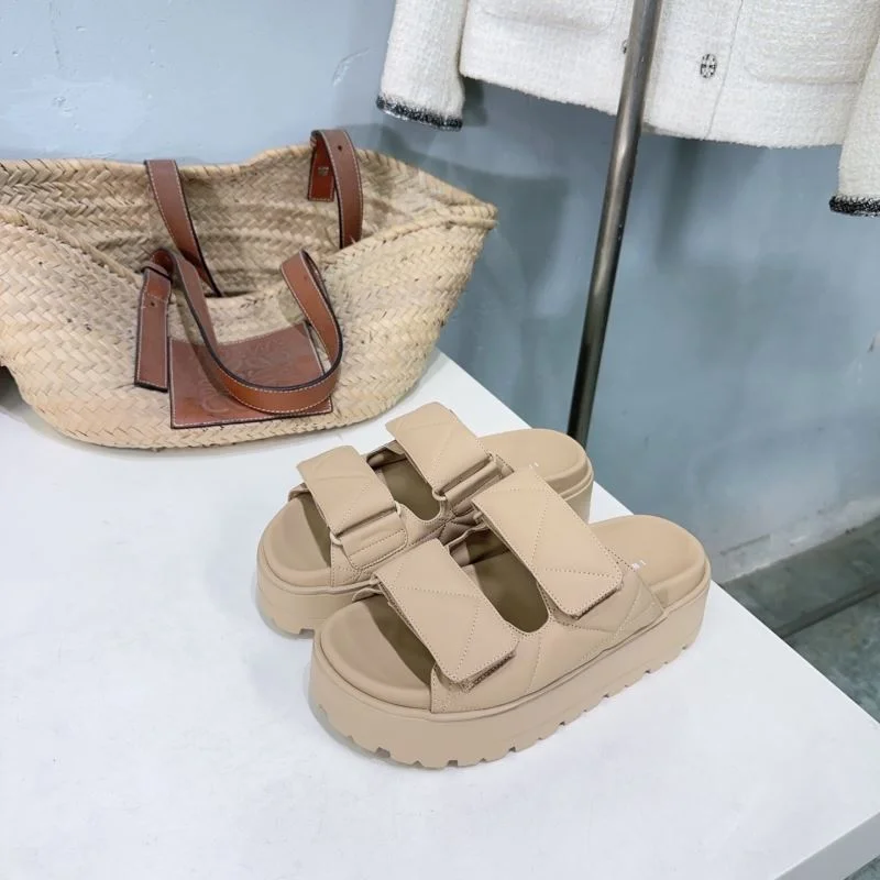 Flexible Inuikii Sandals 12282