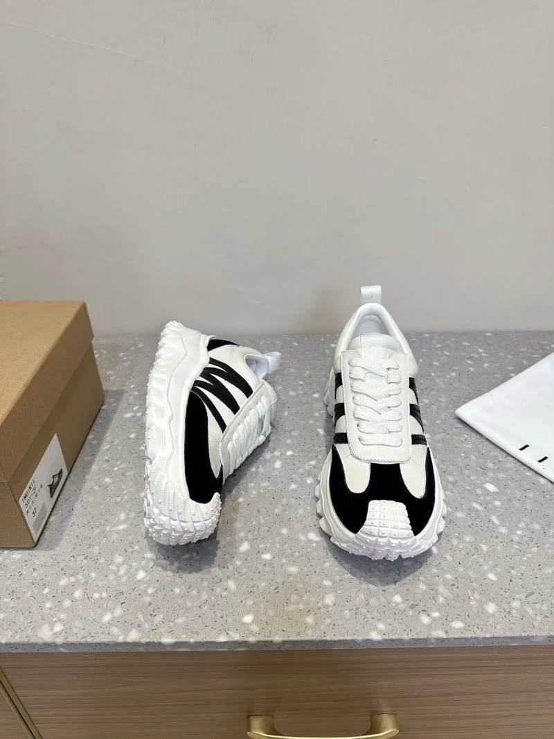 WellDesigned Inuikii Shoes 7965