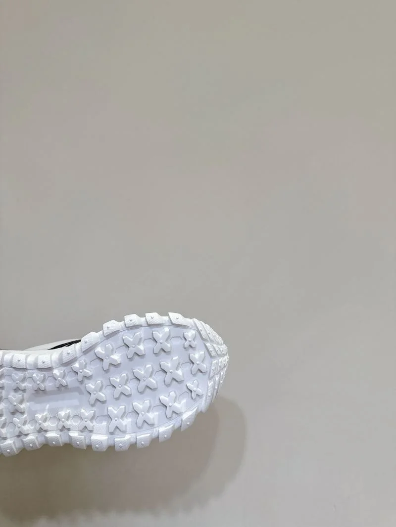 WellDesigned Inuikii Shoes 7965