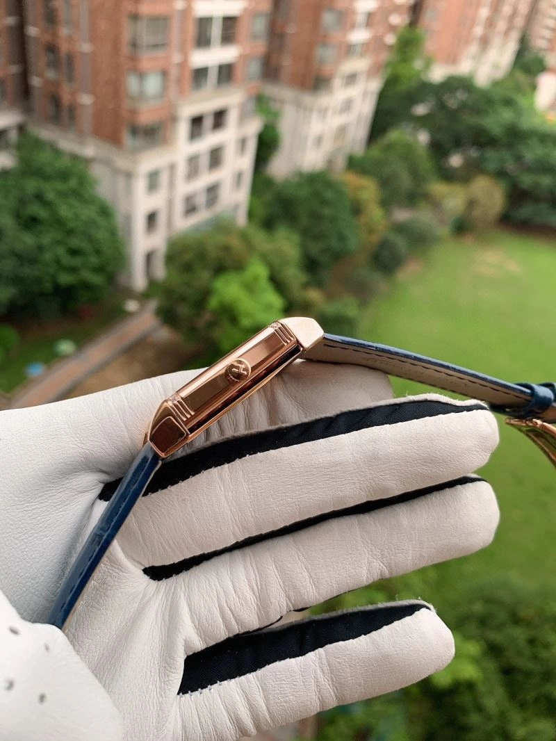 Minimalist JAEGER-LECOULTRE Watches 186468