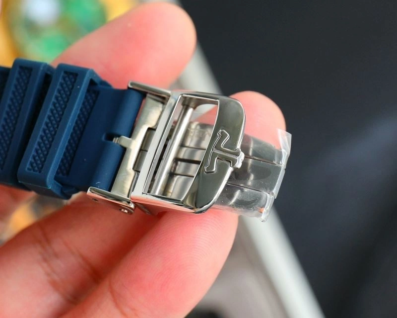 Sporty JAEGER-LECOULTRE Watches 186413