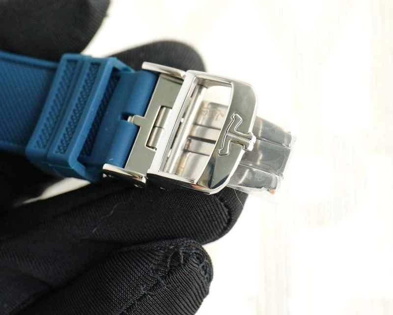 Sporty JAEGER-LECOULTRE Watches 186385