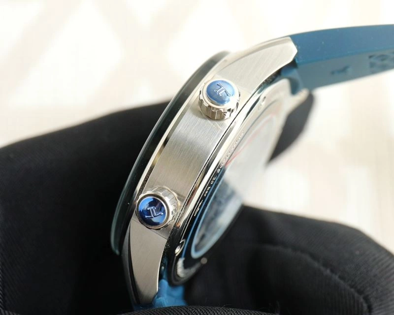 Sporty JAEGER-LECOULTRE Watches 186385