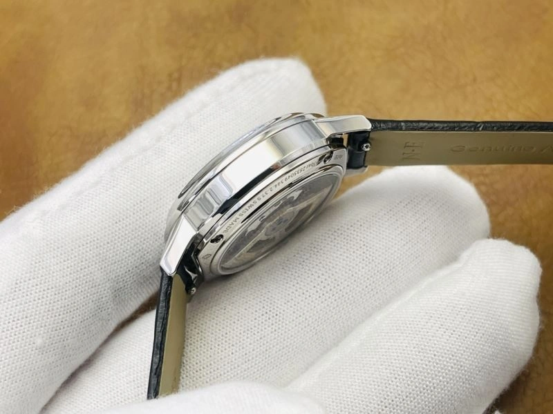 JAEGER-LECOULTRE Watches GoAnywhere 185831