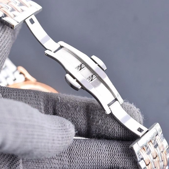 Popular JAEGER-LECOULTRE Watches 185977