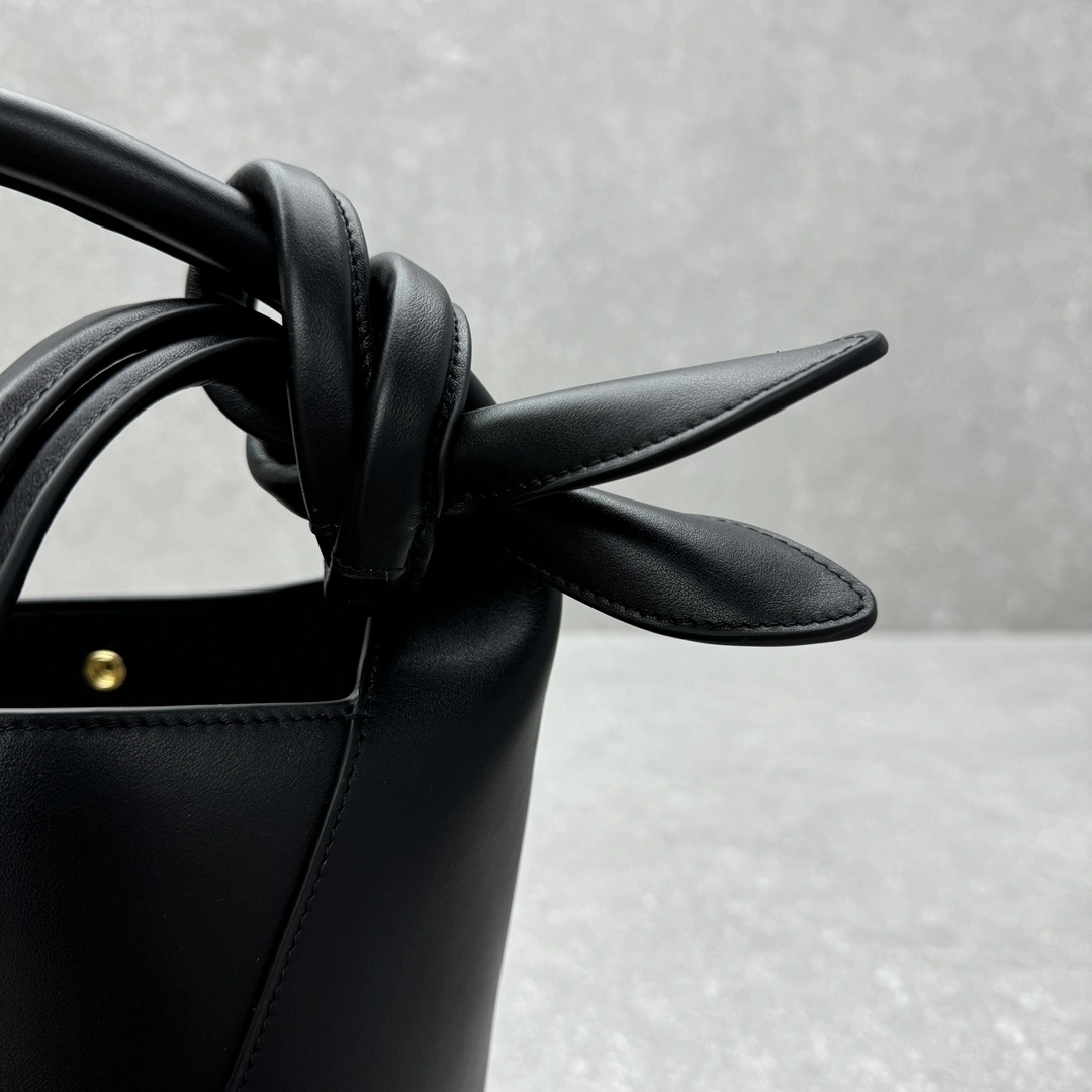 Jacquemus Bucket Bags MultiPurpose 69613