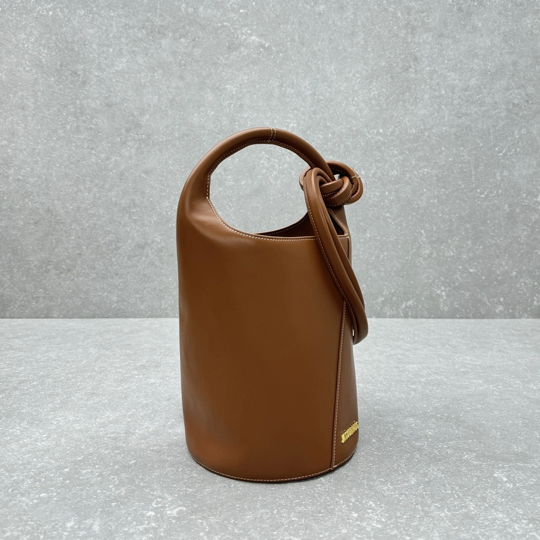 Jacquemus Bucket Bags WaterResistant 69619