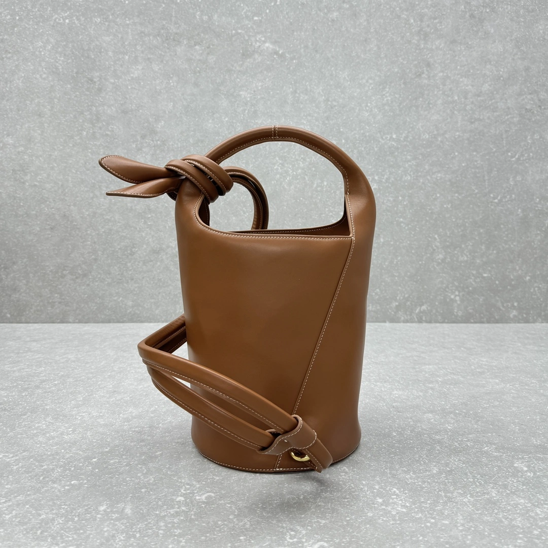 Jacquemus Bucket Bags WaterResistant 69619