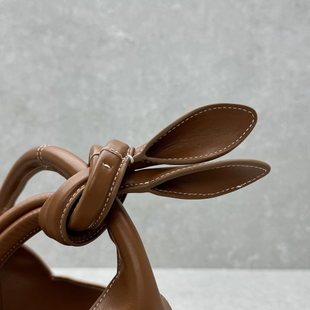 Jacquemus Bucket Bags WaterResistant 69619