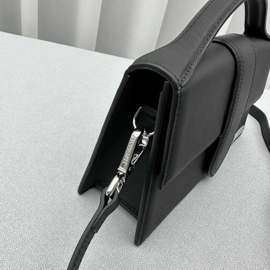 Jacquemus Satchel Bags FreshLook 69597