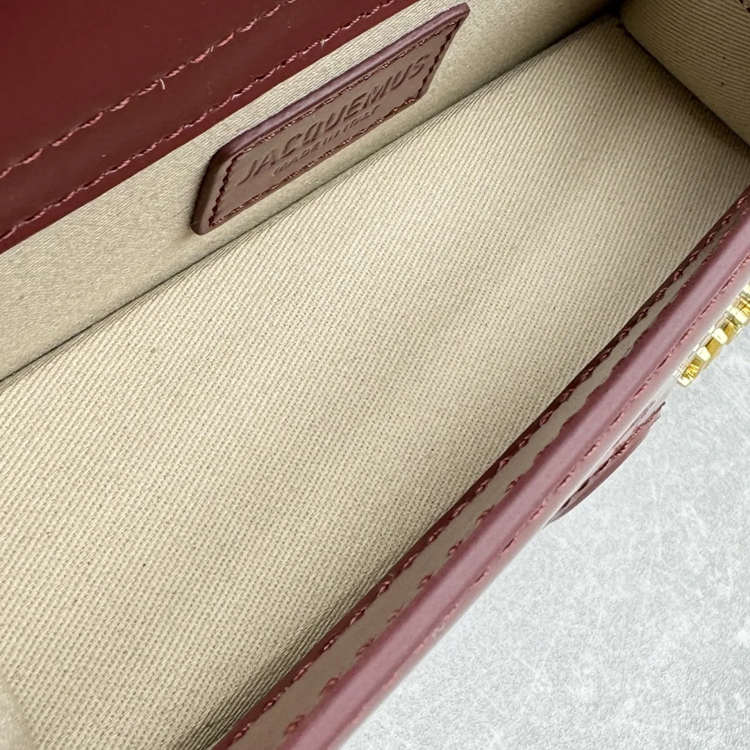 Jacquemus Satchel Bags UrbanStyle 37689