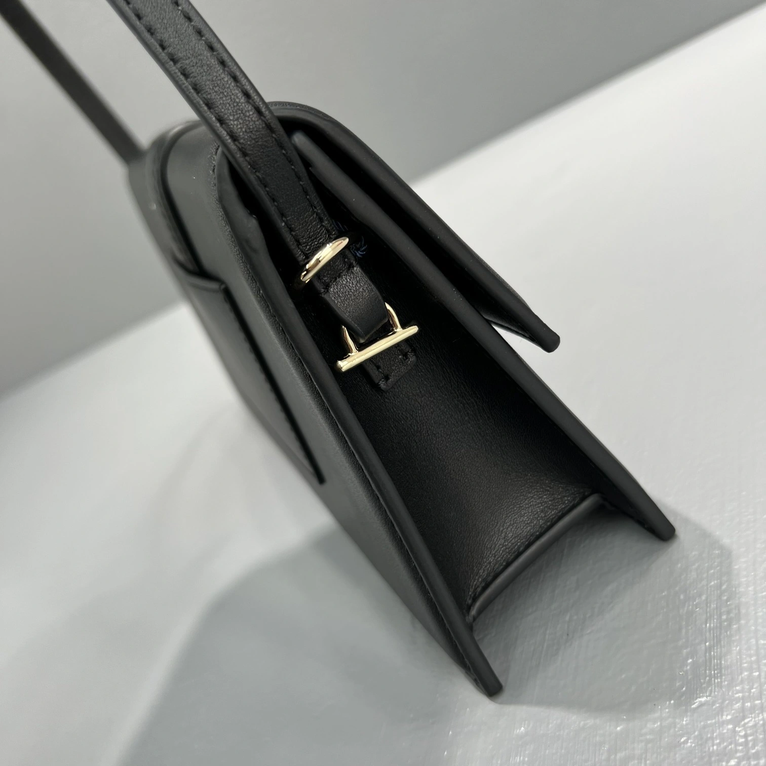 ModernLook Jacquemus Satchel Bags 69578