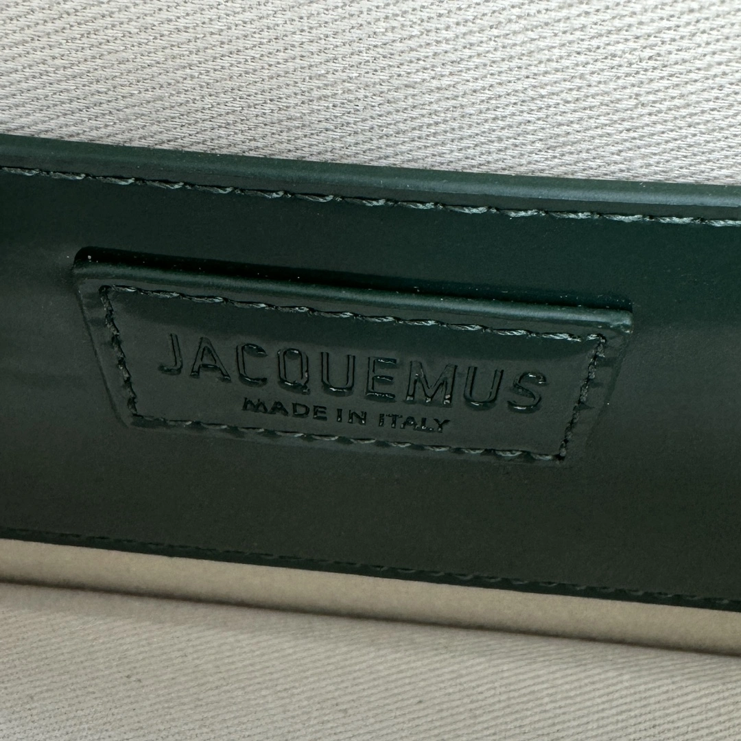 OdorResistant Jacquemus Satchel Bags 69570