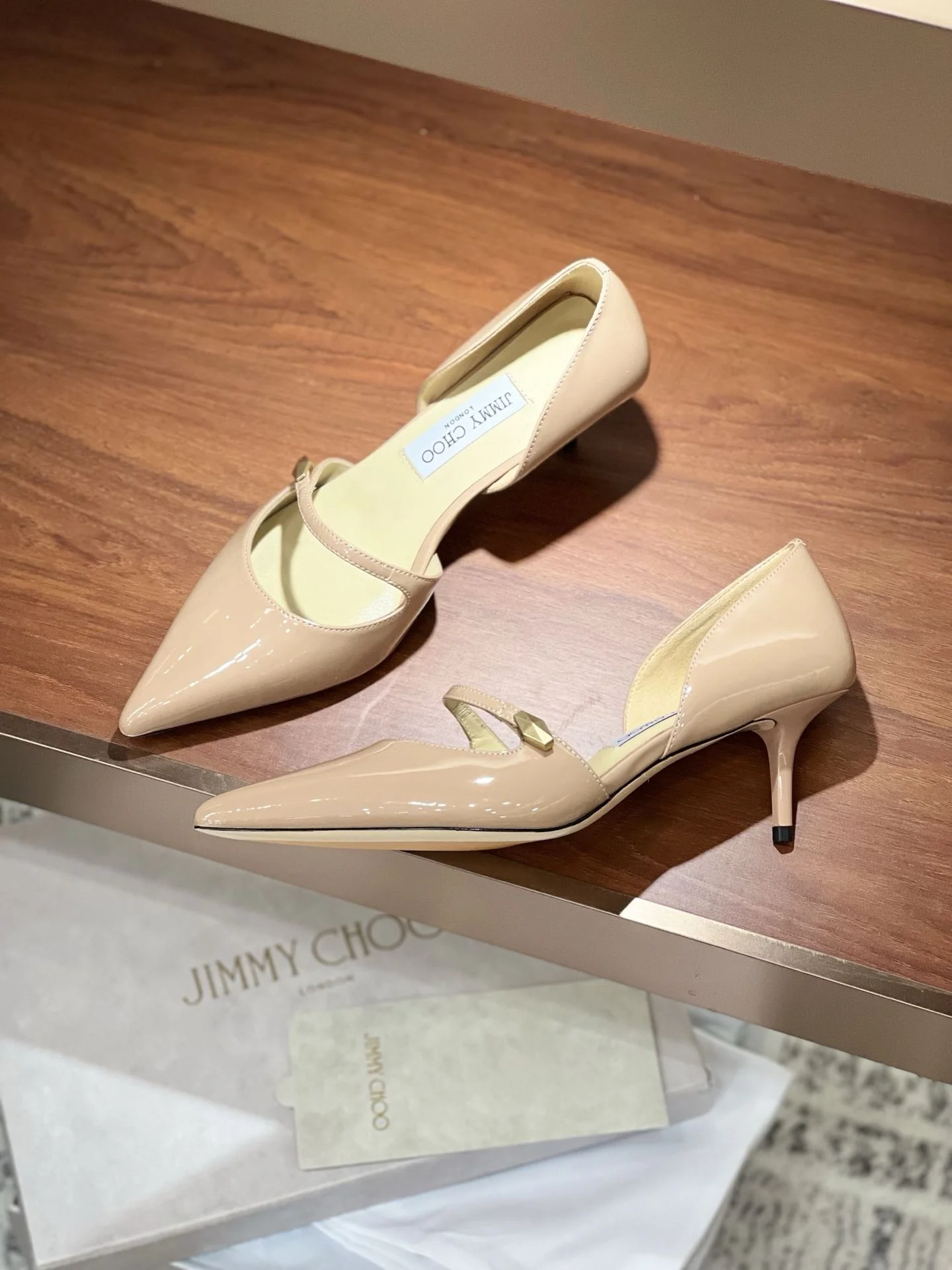 Practical Jimmy Choo Sandals 8015