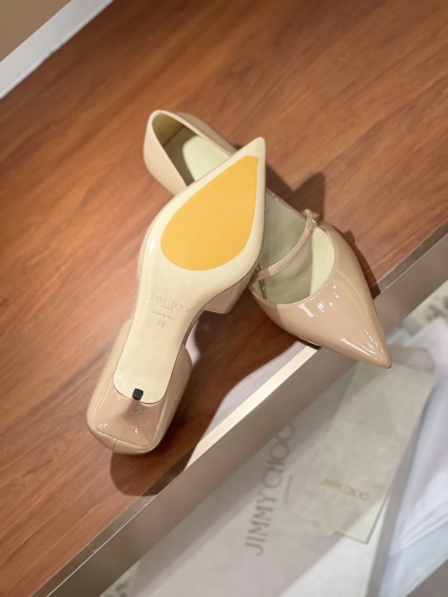 Practical Jimmy Choo Sandals 8015