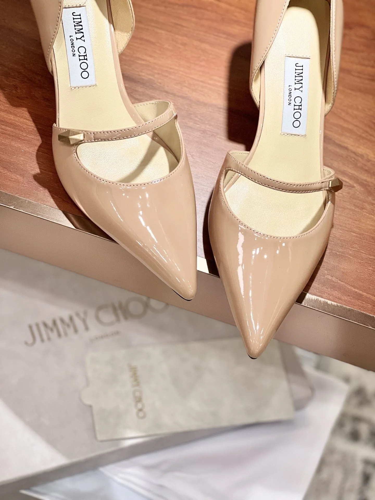 Practical Jimmy Choo Sandals 8015