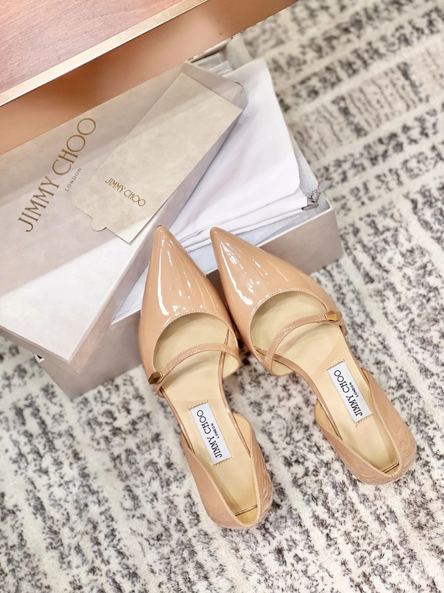 Practical Jimmy Choo Sandals 8015