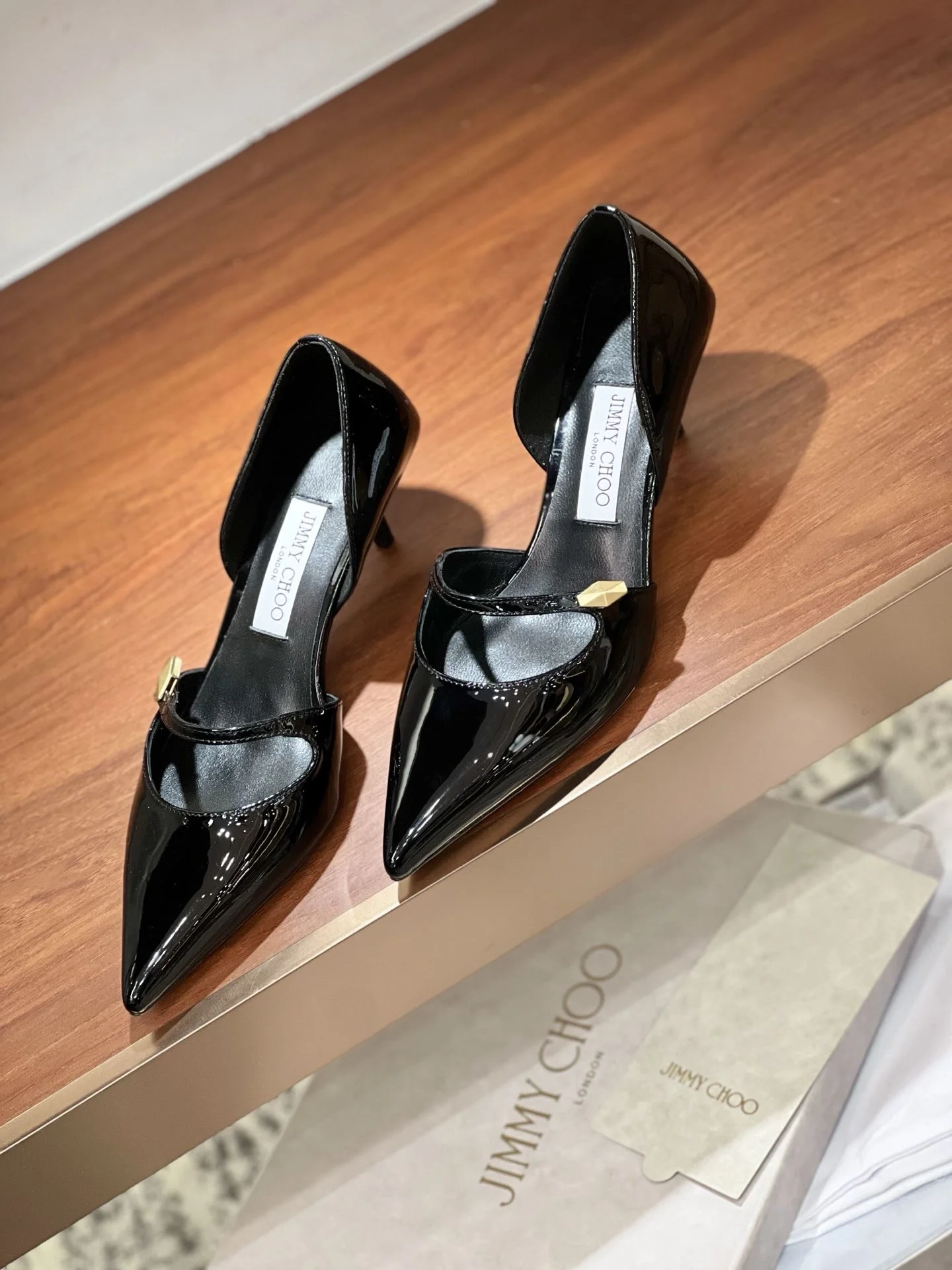 Jimmy Choo Sandals Stylish 7950