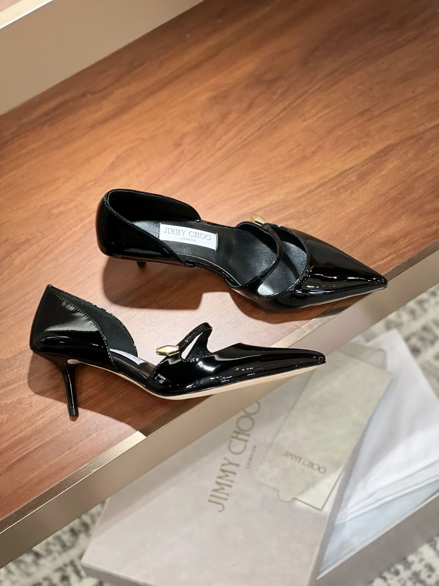 Jimmy Choo Sandals Stylish 7950
