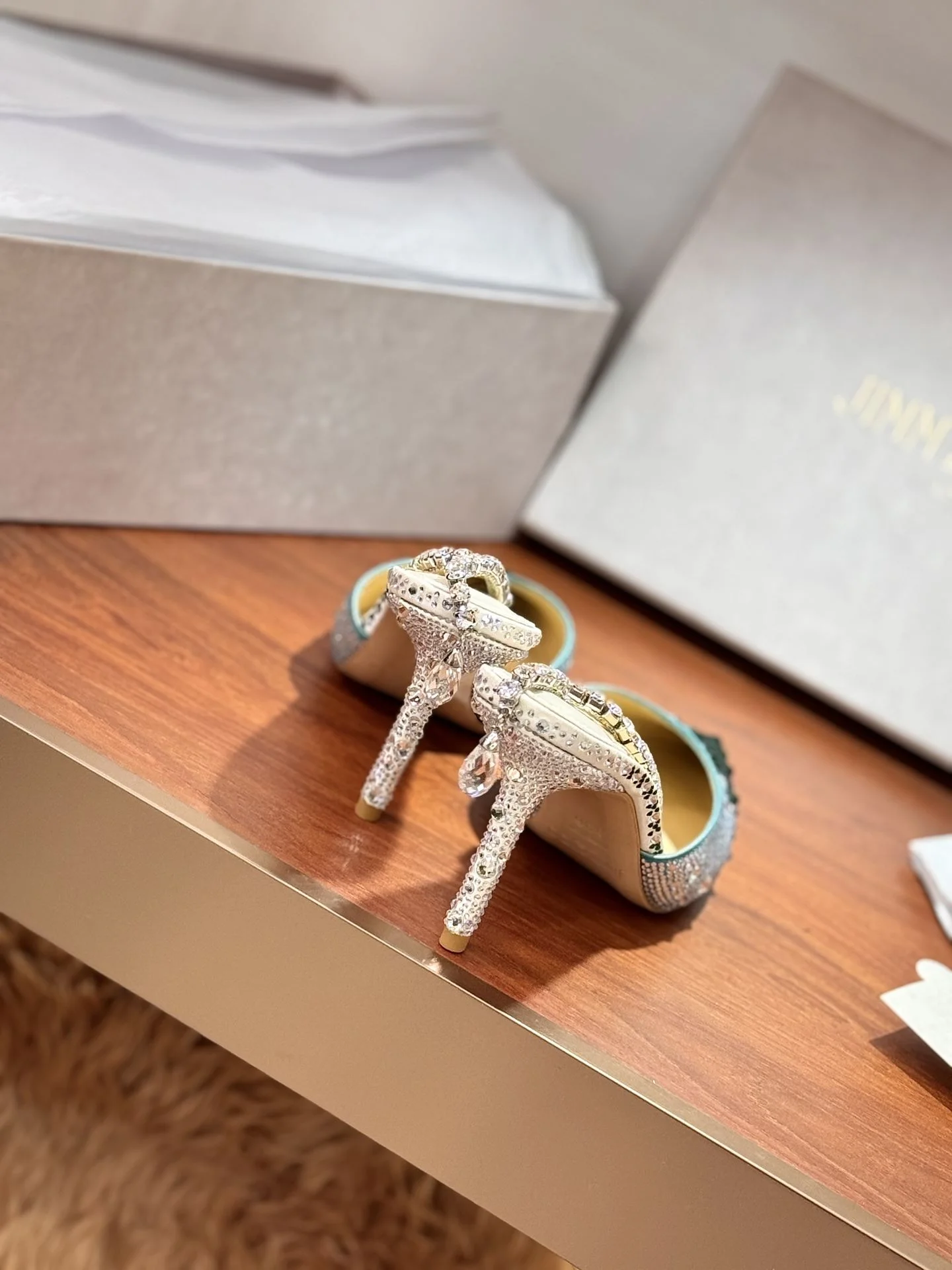 UrbanStyle Jimmy Choo Sandals 8057