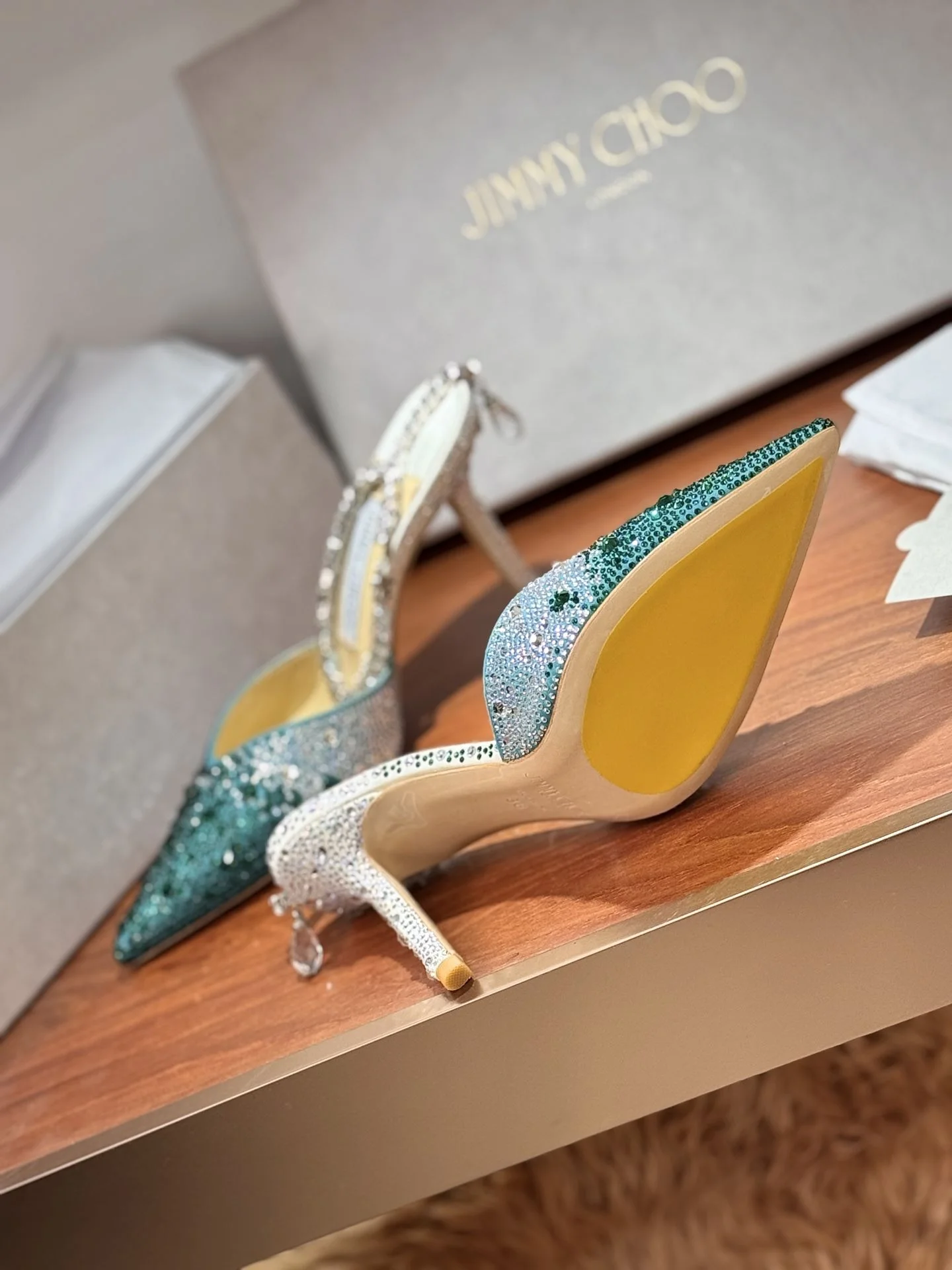 UrbanStyle Jimmy Choo Sandals 8057