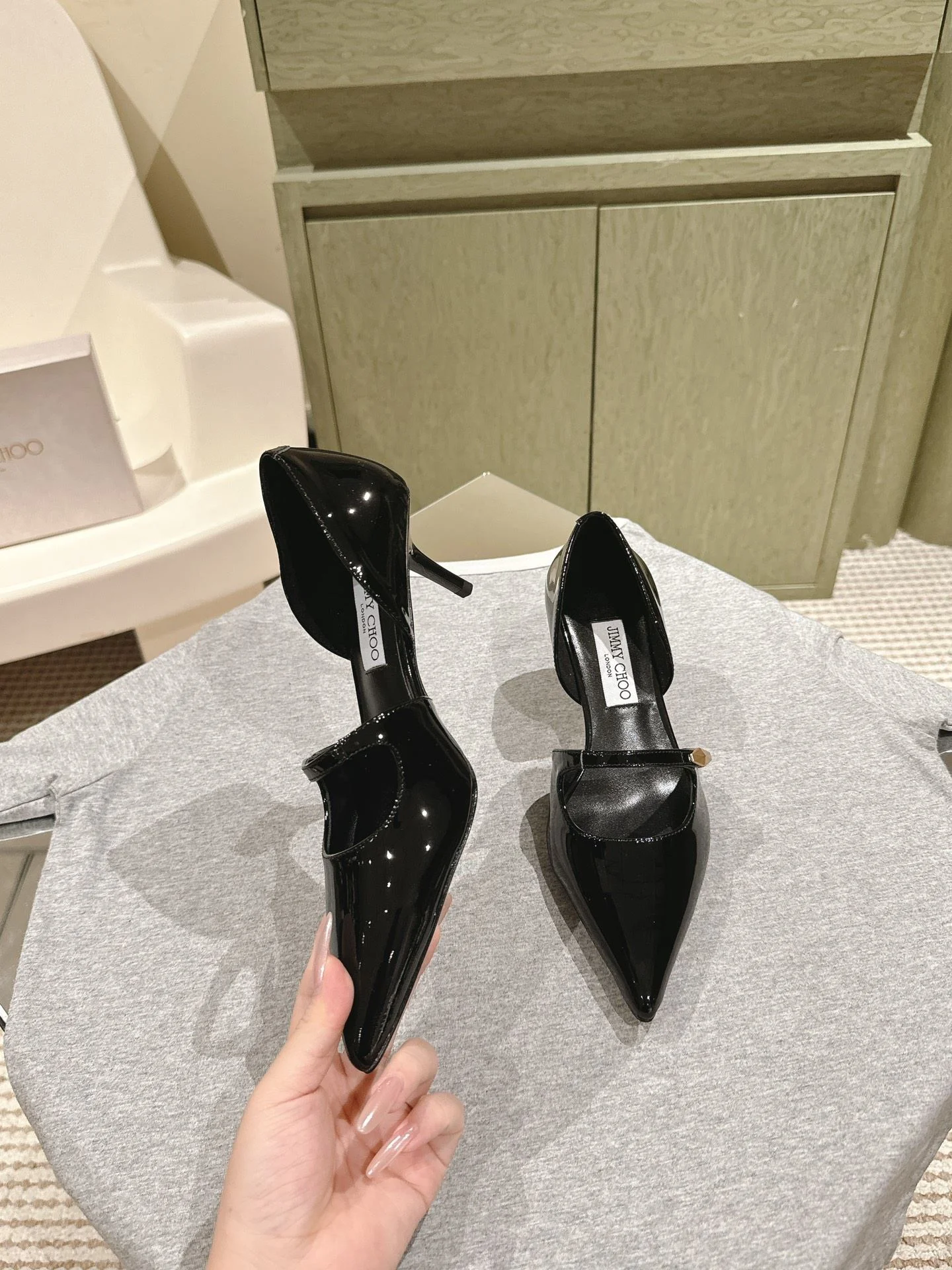 WellDesigned Jimmy Choo Sandals 7945