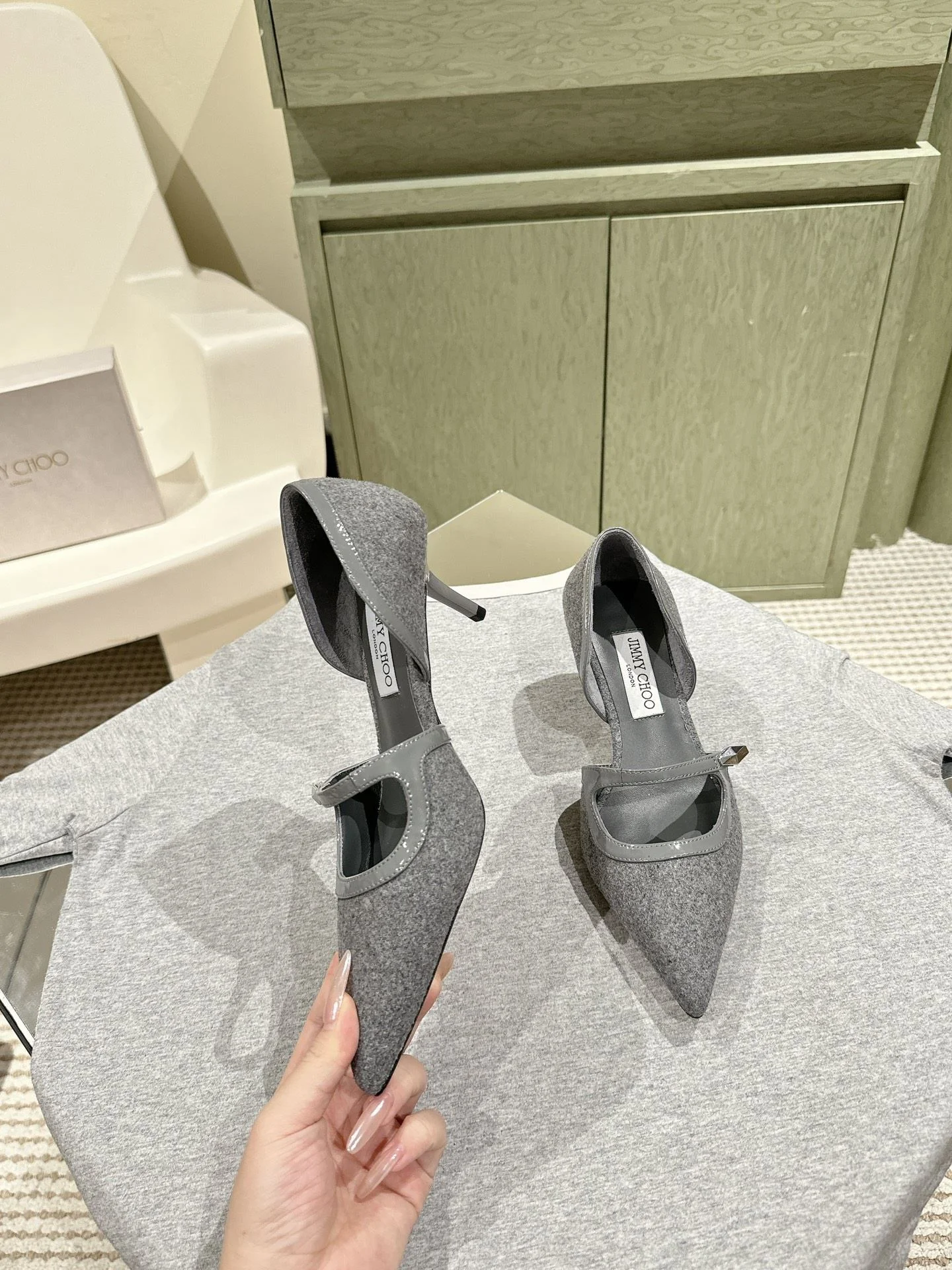 Minimalist Jimmy Choo Sandals 7942
