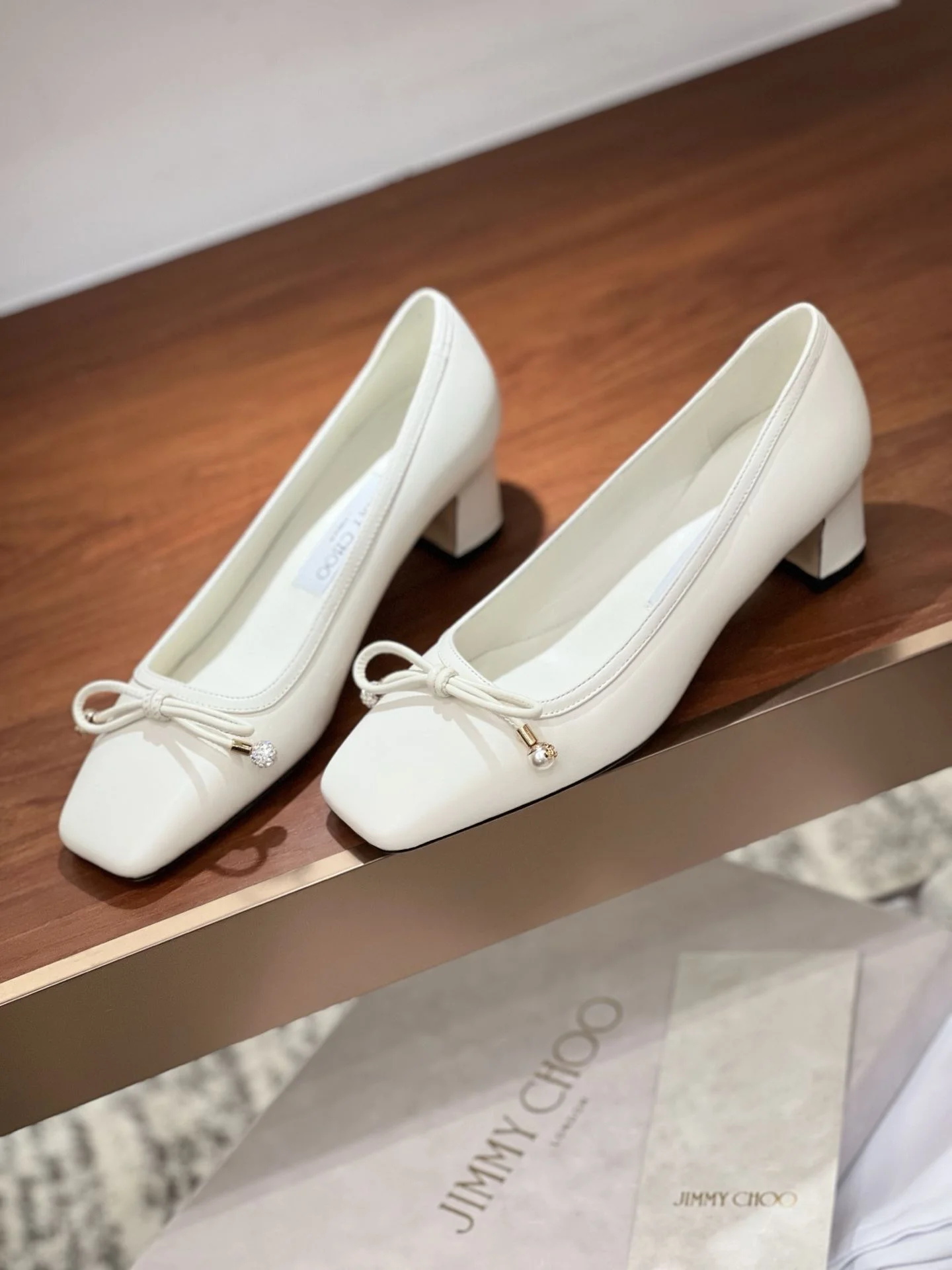 Jimmy Choo Shoes Versatile 7899