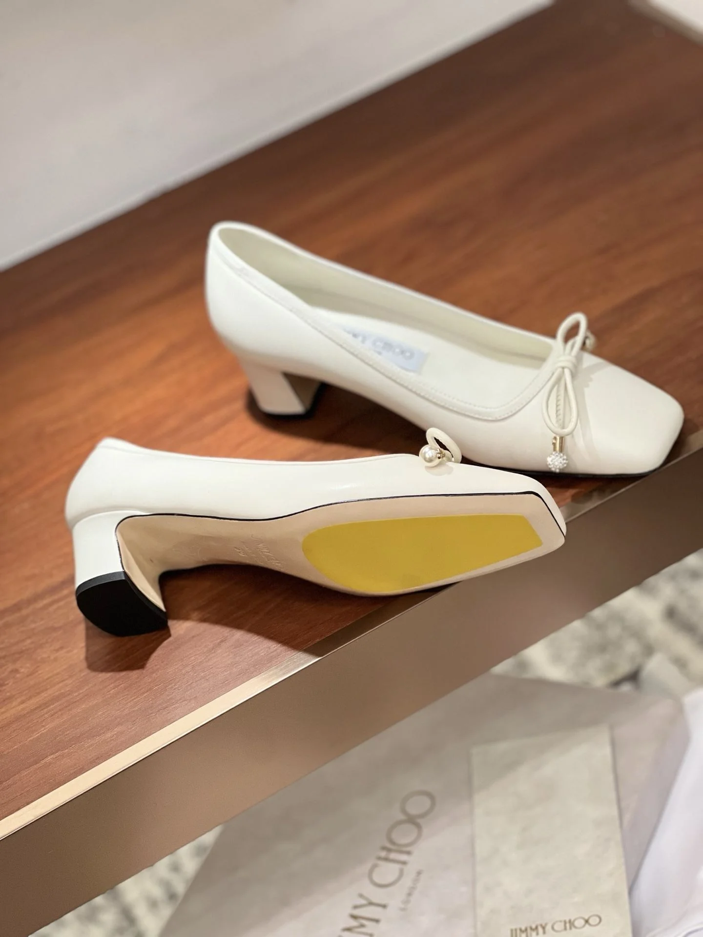 Jimmy Choo Shoes Versatile 7899