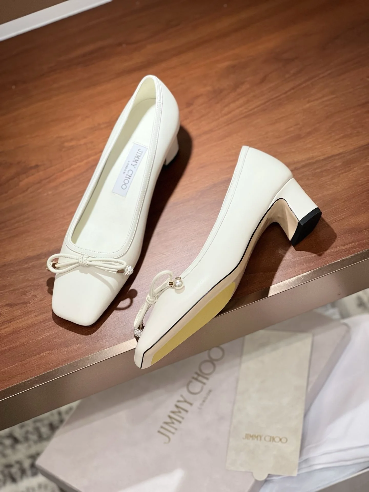 Jimmy Choo Shoes Versatile 7899