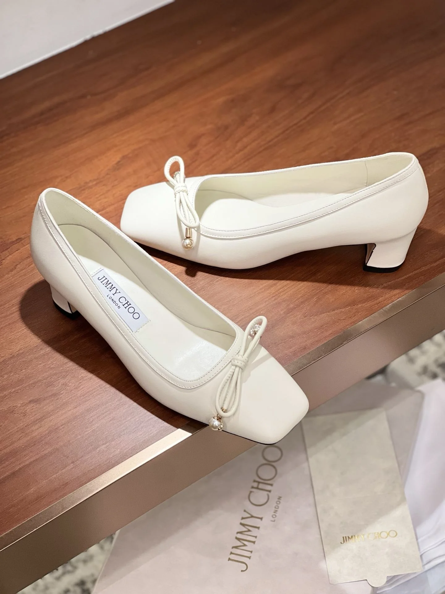Jimmy Choo Shoes Versatile 7899
