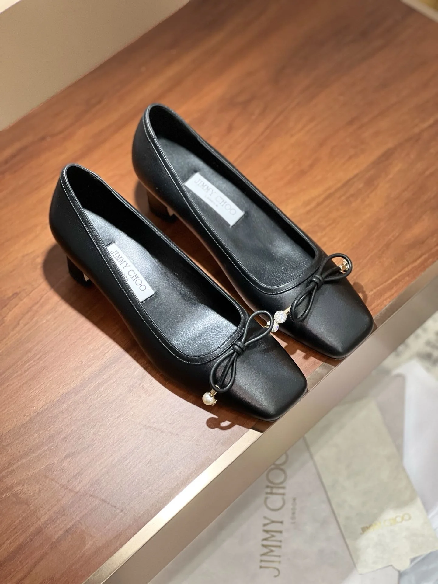 TimelessDesign Jimmy Choo Shoes 7898