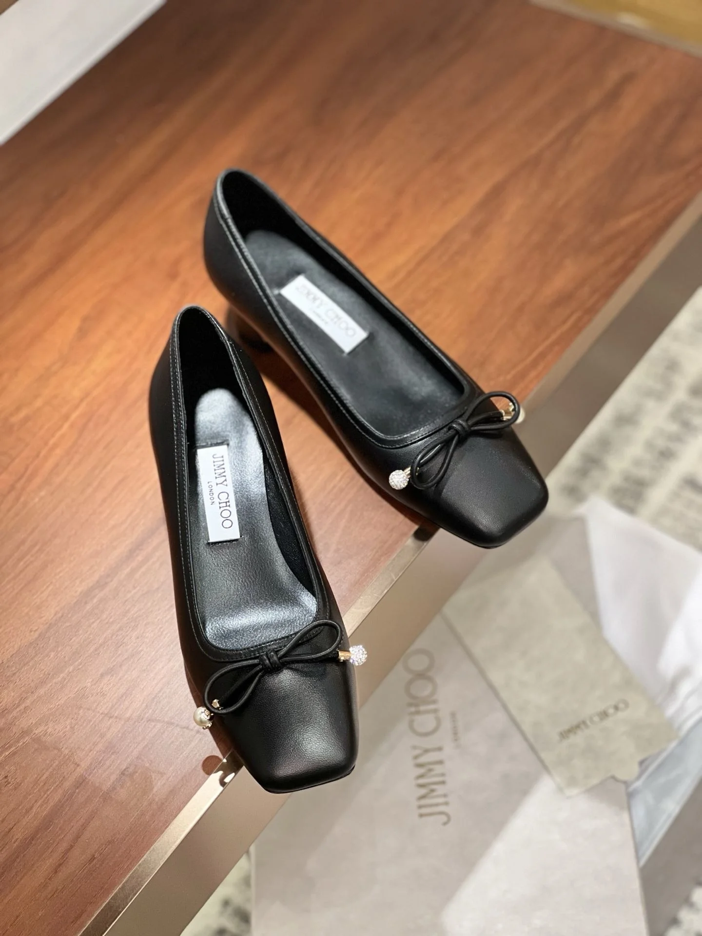TimelessDesign Jimmy Choo Shoes 7898