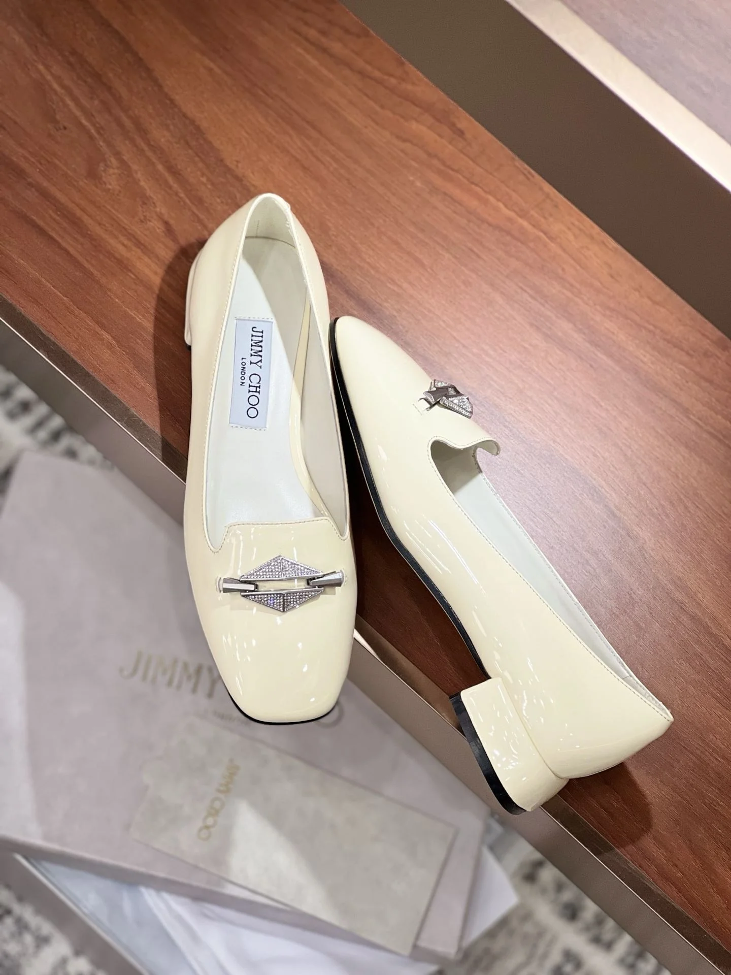 Jimmy Choo Shoes ModernLook 7896